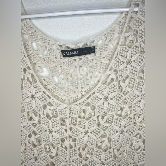 Cream Lace crocheted Blouse with Three-Quarter Sleeves - Picture 3 of 3